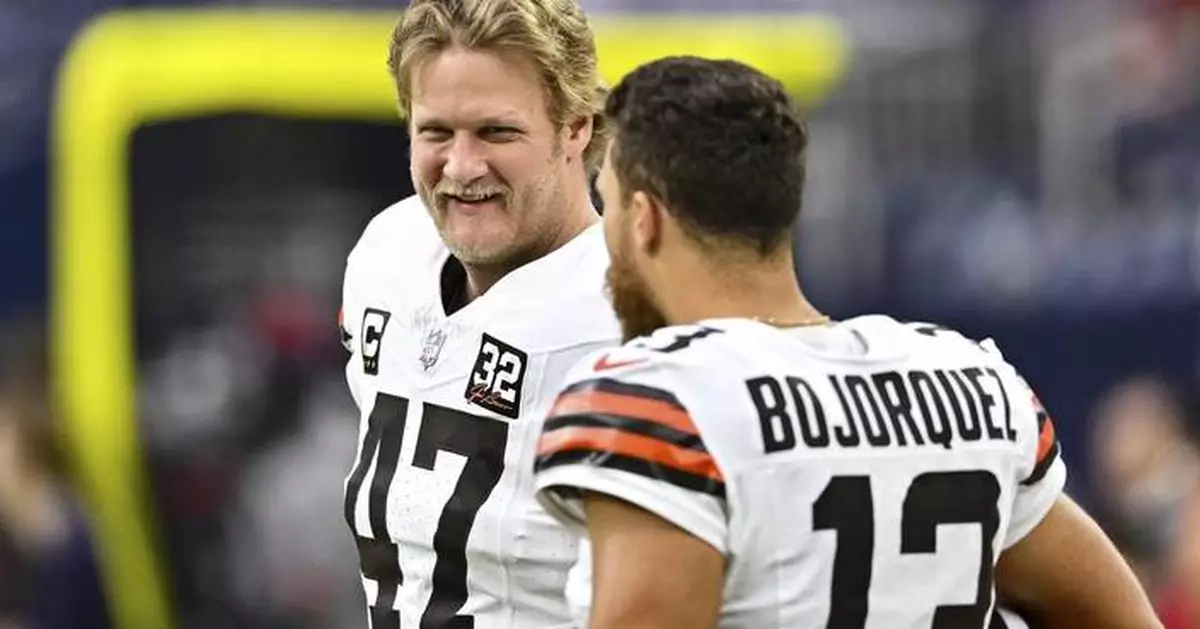 Browns release long-time long snapper Charley Hughlett, sign cornerback Anthony Kendall