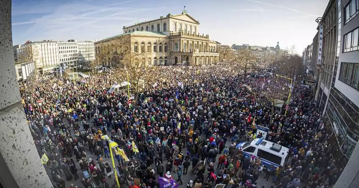 At least 200,000 protesters rally in Munich against far-right AfD ahead of German election