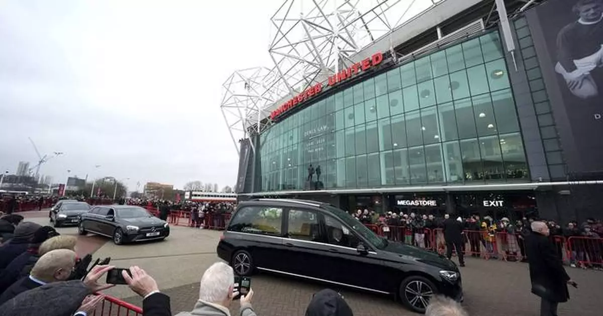 Denis Law funeral: Man United fans gather at Old Trafford to pay tribute to club great