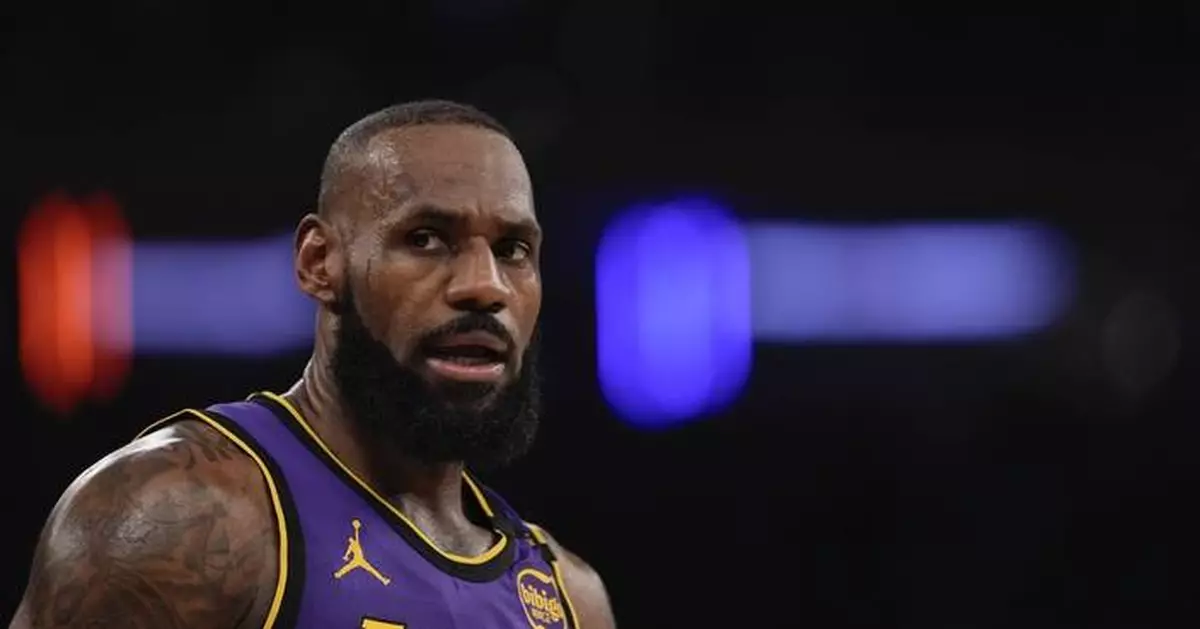 LeBron goes No. 1 in All-Star draft, and Barkley goes for international flair with his squad