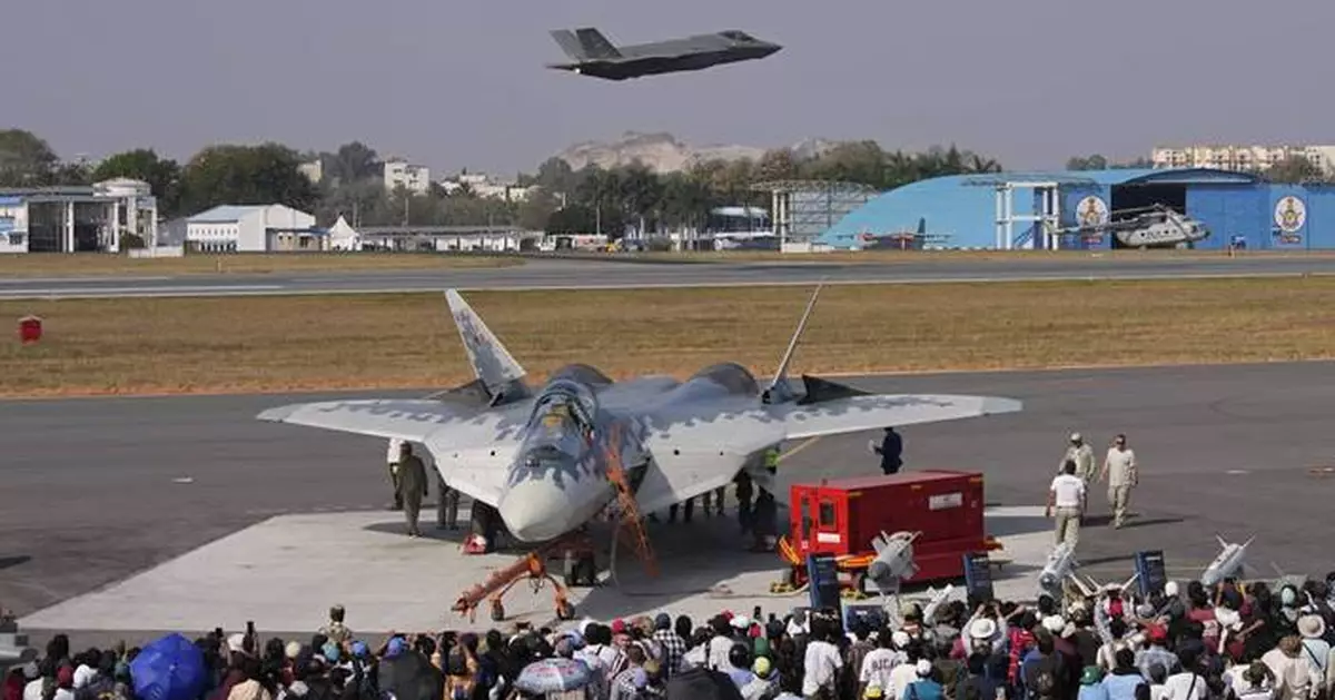 A rare photo shows Russian and American fighter jets in one place, in India