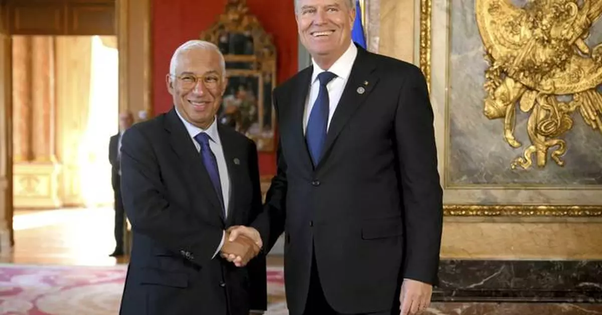 Romanian President Klaus Iohannis announces resignation after pressure by populists