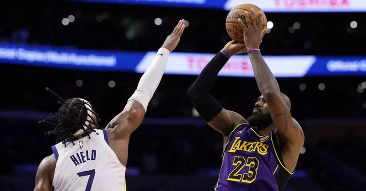 LeBron James becomes oldest player to score 40 points in NBA history, dropping 42 in Lakers' victory