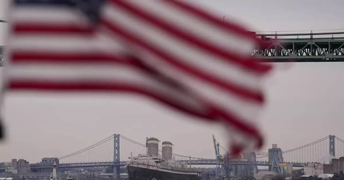 Historic ocean liner departs Philadelphia on voyage to become the world's largest artificial reef