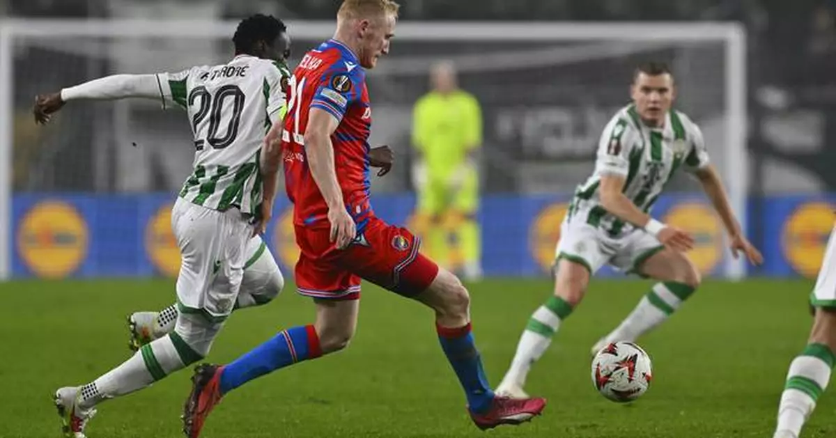 Mourinho's Fenerbahce beats Anderlecht 3-0 in Europa League playoff. Porto and Roma draw 1-1