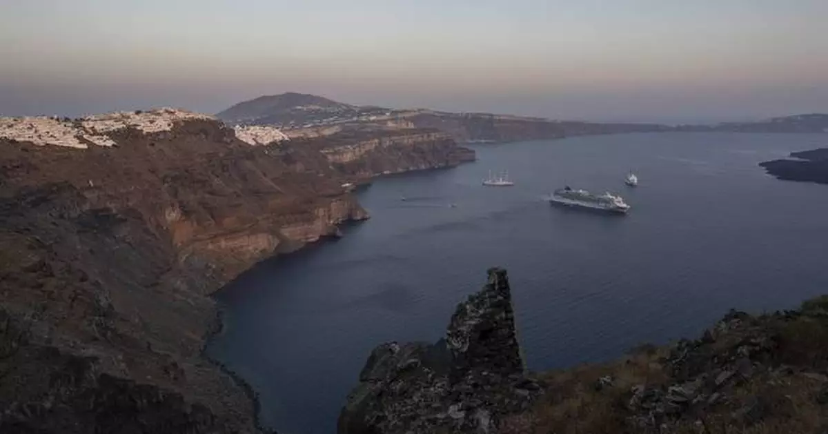 Emergency crews deployed on Santorini as an earthquake swarm worries Greek experts