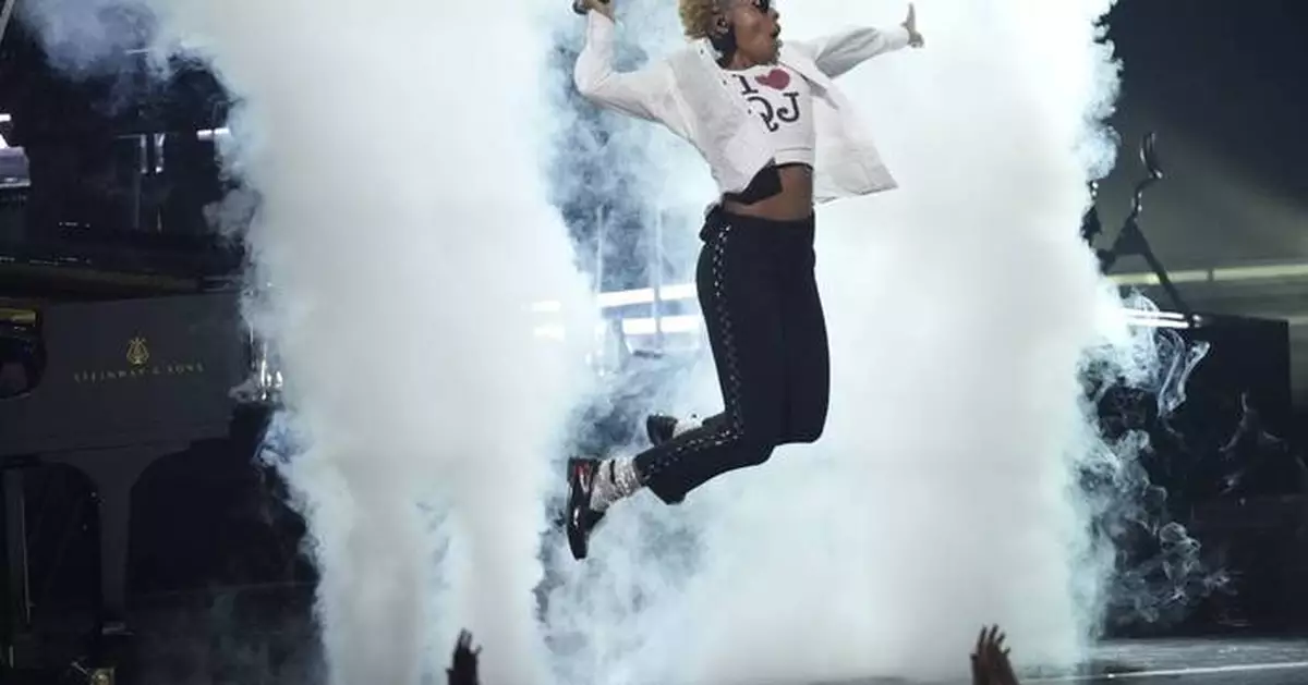 PHOTO COLLECTION: AP Top Photos
 67th Annual Grammy Awards