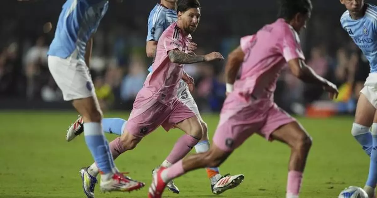 Messi assists on Segovia's late goal, Inter Miami ties New York City FC 2-2 in MLS season opener