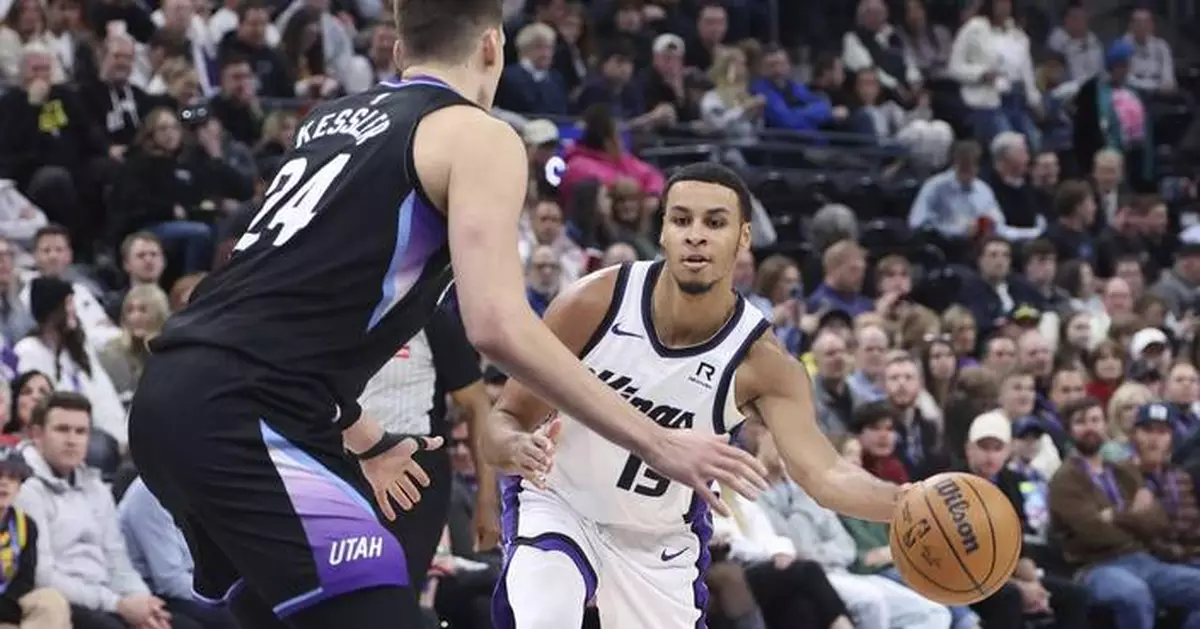 Murray scores 26 points to spark hot-shooting Kings to a 118-101 win over Jazz
