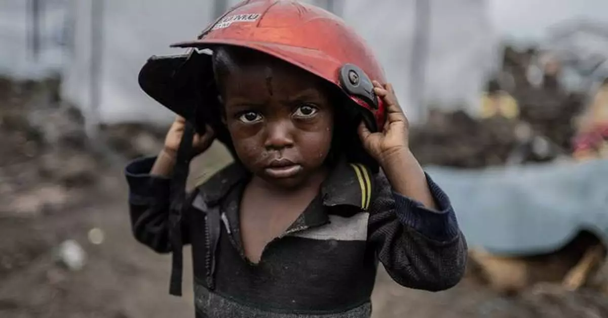 110,000 people are stranded in eastern Congo as rebels are accused of forced return