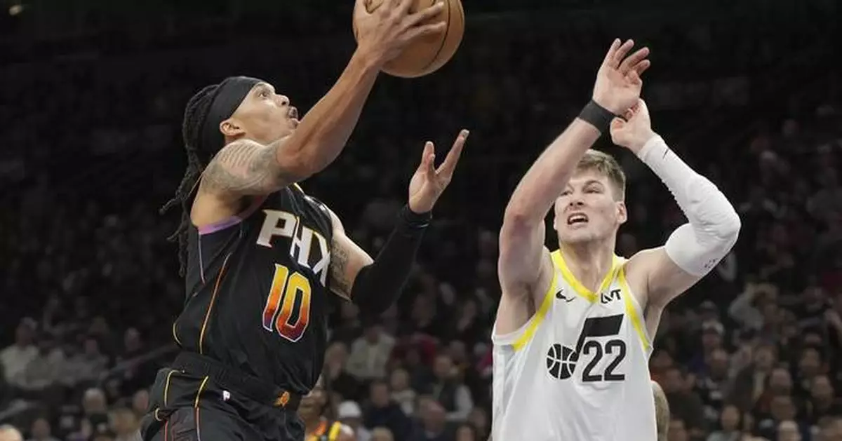 Booker scores 47 points, Allen forces OT with 3-pointer at buzzer in Suns' 135-127 win over Jazz