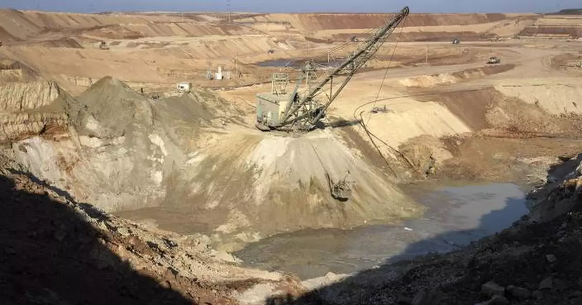 France joining the U.S. in seeking access to Ukraine's minerals; says it's in talks