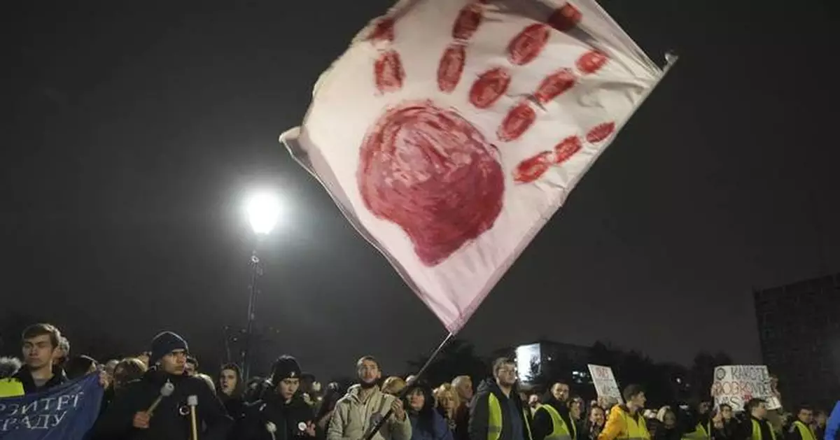 Serbia's protesting students and supporters of the president hold parallel rallies as tensions spike