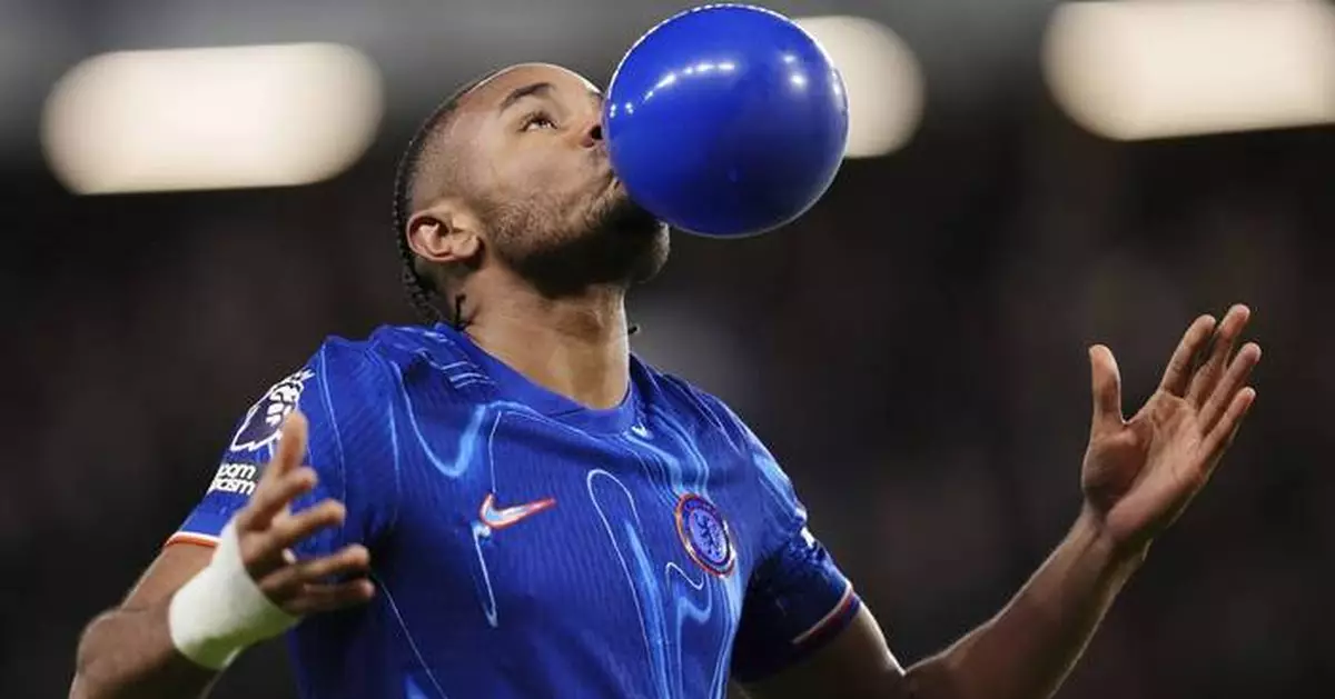 Chelsea routs Southampton 4-0 on frustrating night for Cole Palmer. Brighton and Palace win