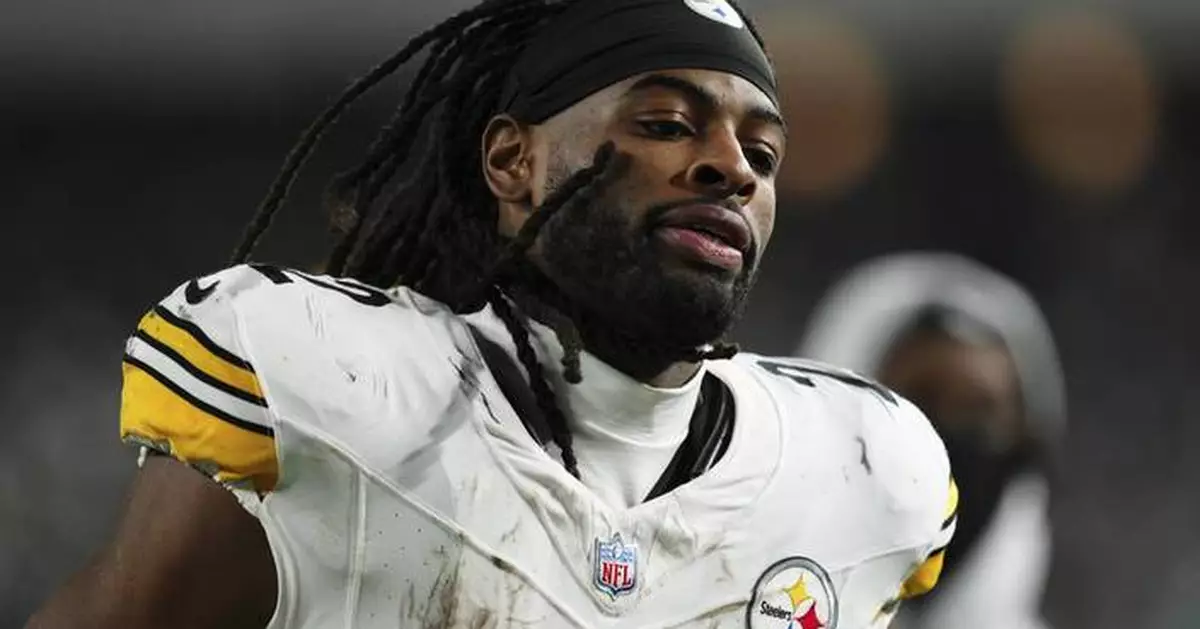 Chargers sign former Steelers running back Najee Harris and cornerback Donte Jackson