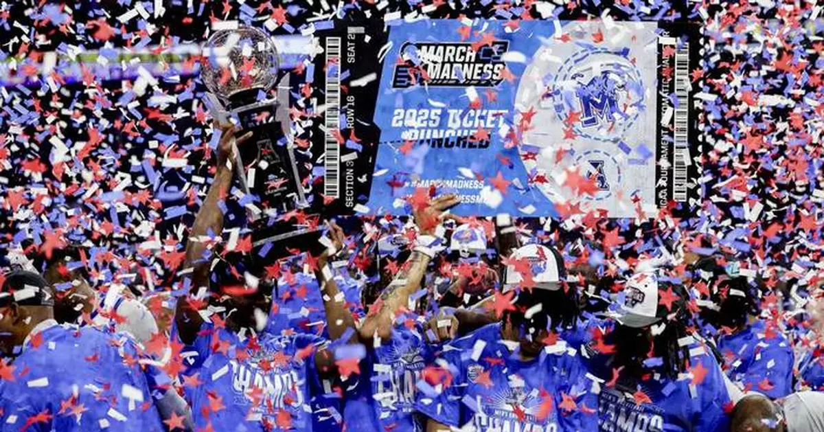 Penny Hardaway growing as a head coach in his Memphis Tigers' latest March Madness trip
