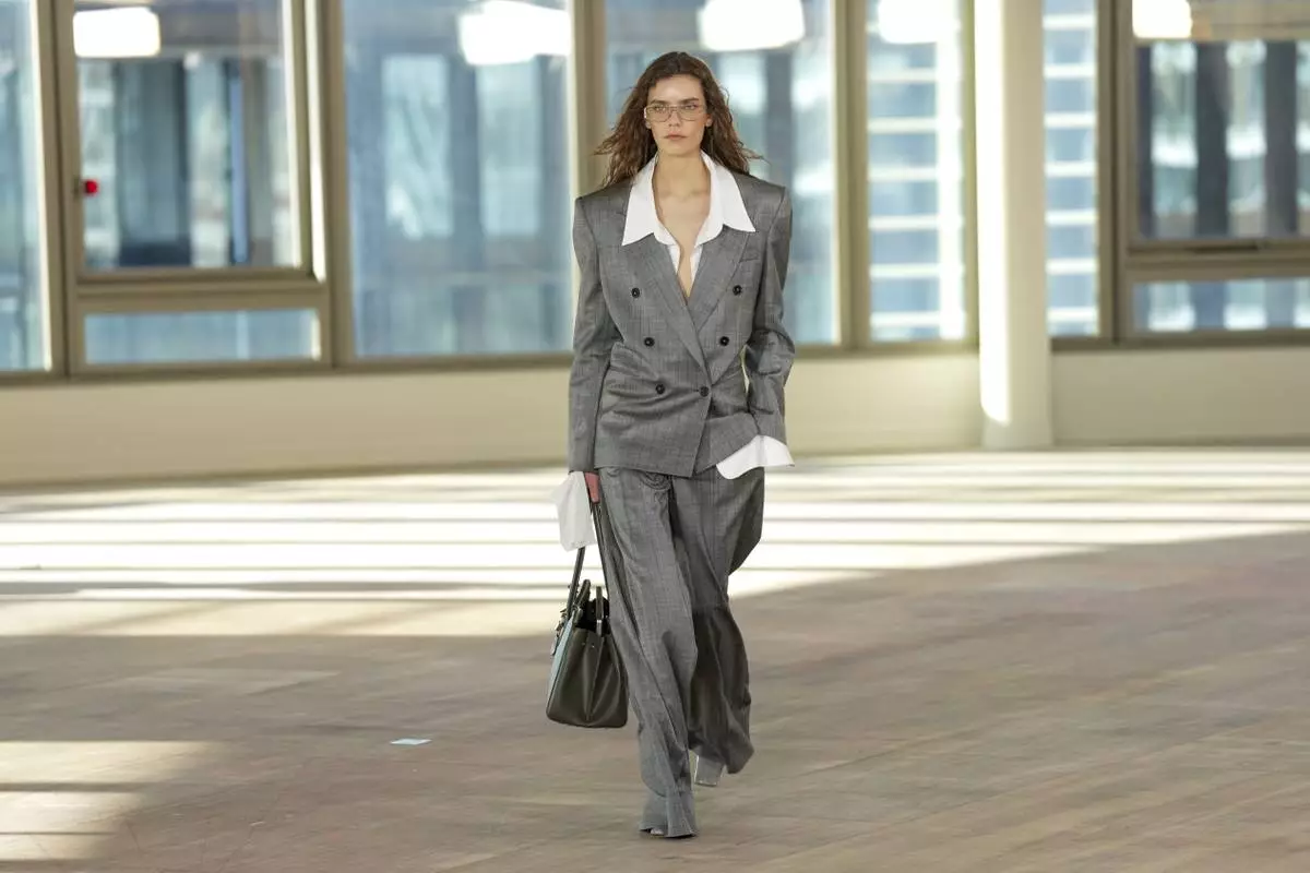 A model wears a creation as part of the Stella Mccartney Fall/Winter 2025-2026 Womenswear collection presented in Paris, Wednesday, March 5, 2025. (Photo by Scott A Garfitt/Invision/AP)