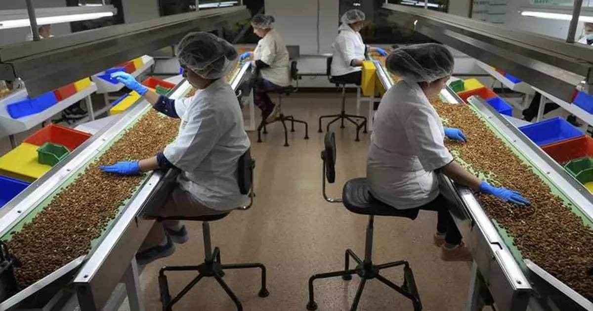 PHOTO COLLECTION: Tariffs California Almonds