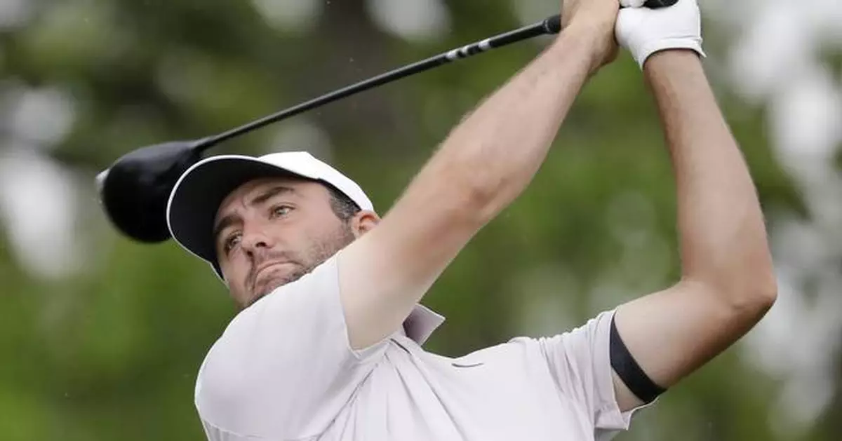 Scottie Scheffler ties record with 62 for the lead in the Houston Open