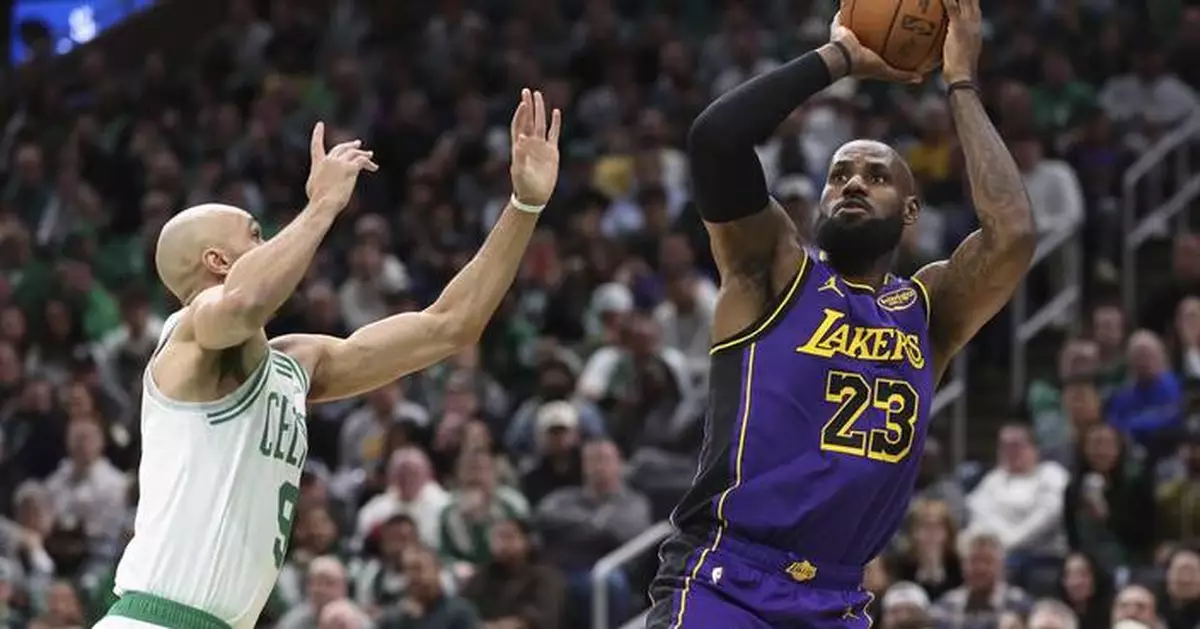 Luka, Lakers frustrated with officiating and themselves in a rough first game without LeBron James