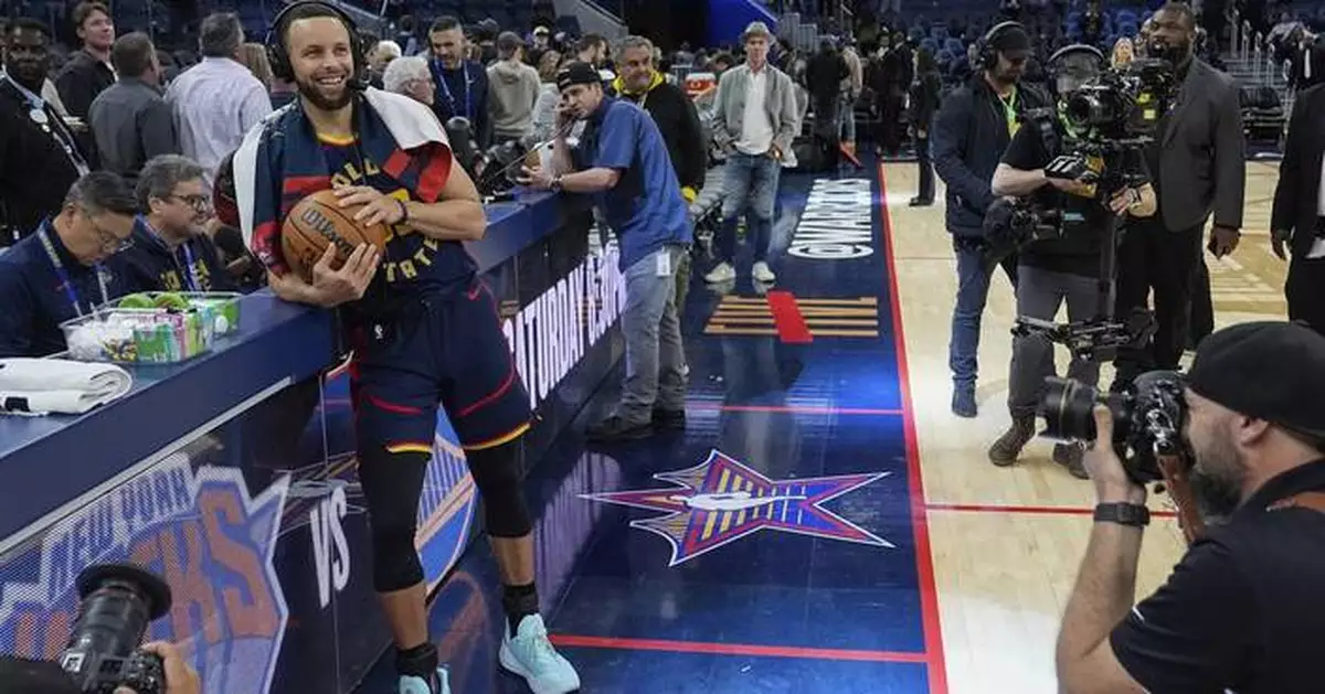 Stephen Curry becomes first player in NBA history to make 4,000 3-pointers