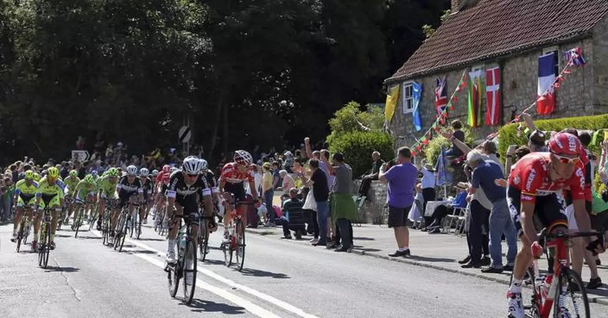 The Tour de France is returning to the UK in 2027 with a start from Edinburgh