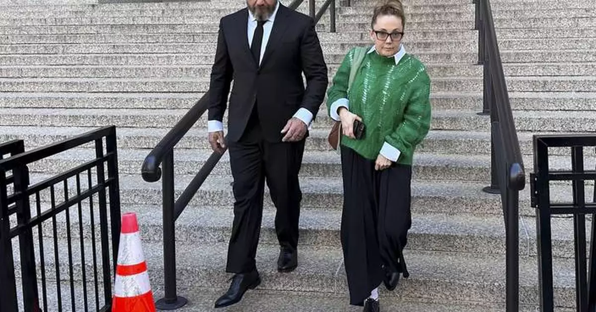 Onetime art adviser to actor Leonardo DiCaprio gets 2.5 years in prison for $6.5 million fraud