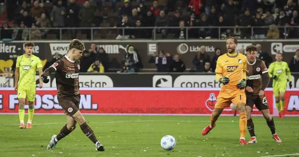 Goalkeeping mistake helps St Pauli to rare home win over Hoffenheim