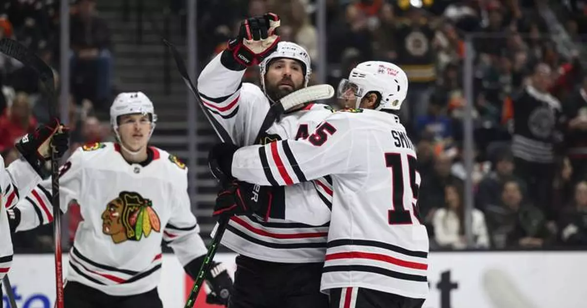 Ryan Donato scores twice in the Blackhawks' 6-3 victory over the Ducks