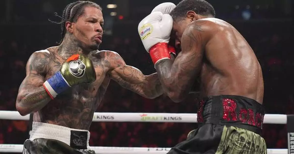 Davis and Roach fight to majority draw, Tank keeps title as potential missed knockdown looms large