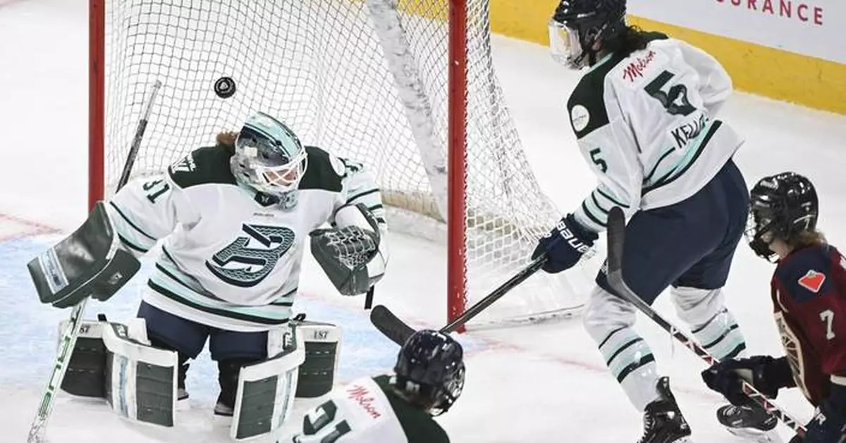 Stacey nets OT goal to lift PWHL-leading Victoire over Fleet 3-2