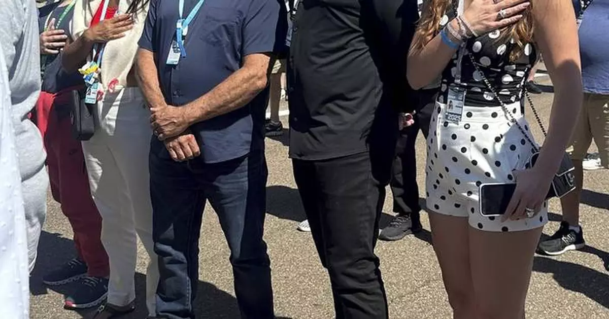 Michael Andretti enjoying retirement as he takes in IndyCar opener as a fan instead of team owner