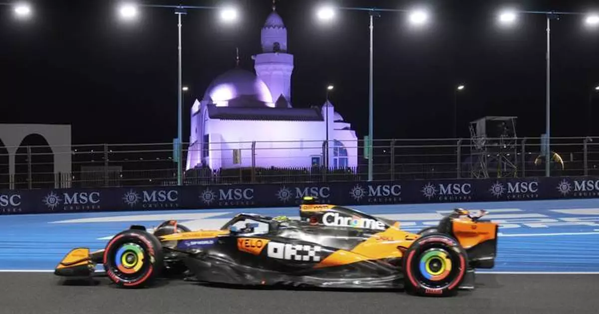 Max Verstappen takes pole in Saudi Arabian qualifying after Lando Norris crashes