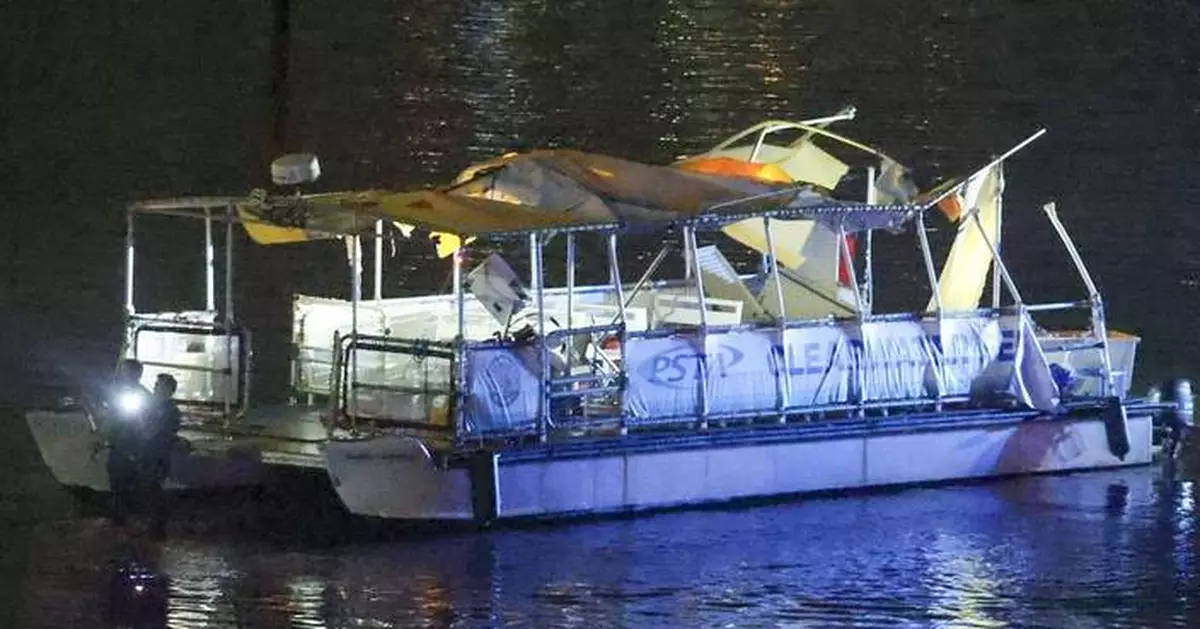 Florida boat collision leaves 1 dead and at least 10 people injured