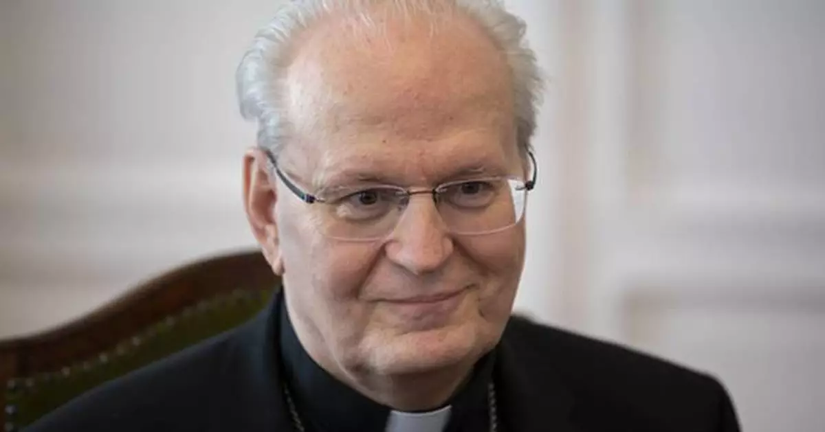 Which cardinals are seen as contenders to be the next pope?