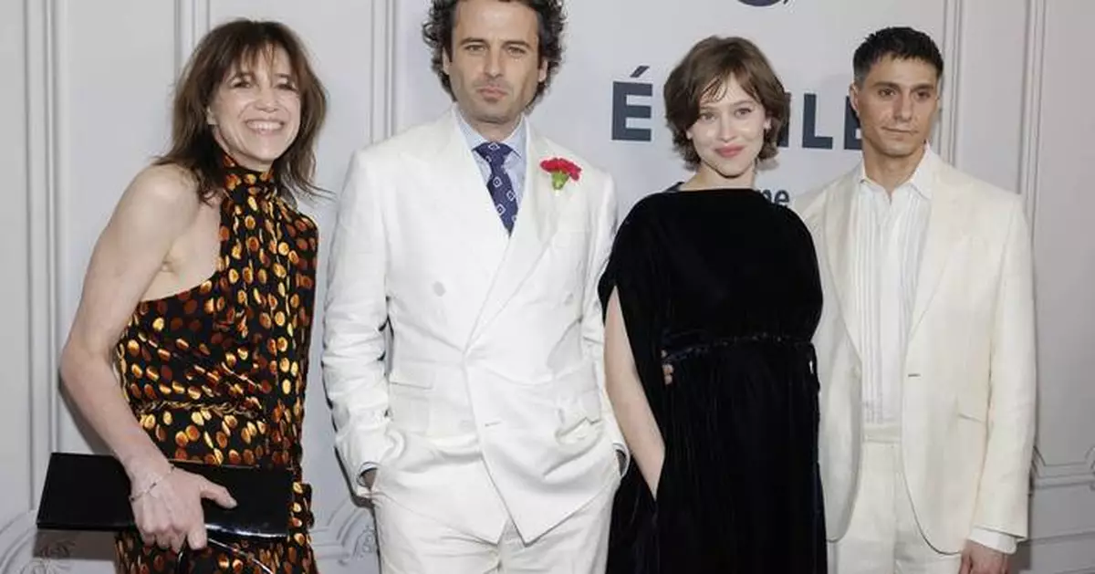 Can 'Étoile' make ballet cool? 'Marvelous Mrs. Maisel' creators pirouette to ballet-themed show