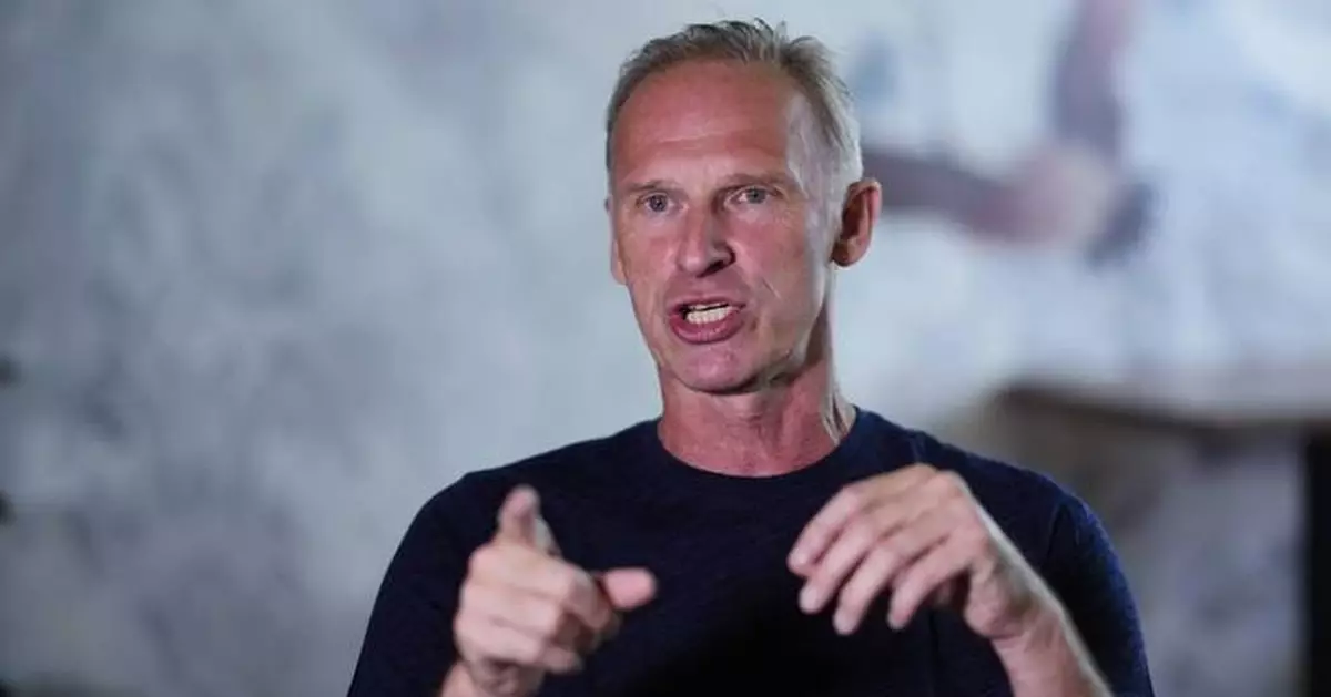 Czech leaders condemn Russian threats against NHL great Dominik Hasek