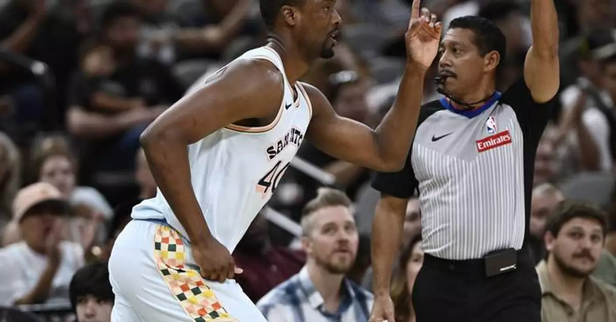 Spurs rally from a 22-point deficit to beat the Raptors 125-118