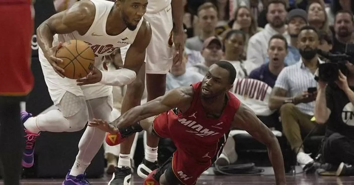 Cavaliers' Mitchell, Warriors' Curry and Celtics' Tatum in the spotlight going into Game 2s