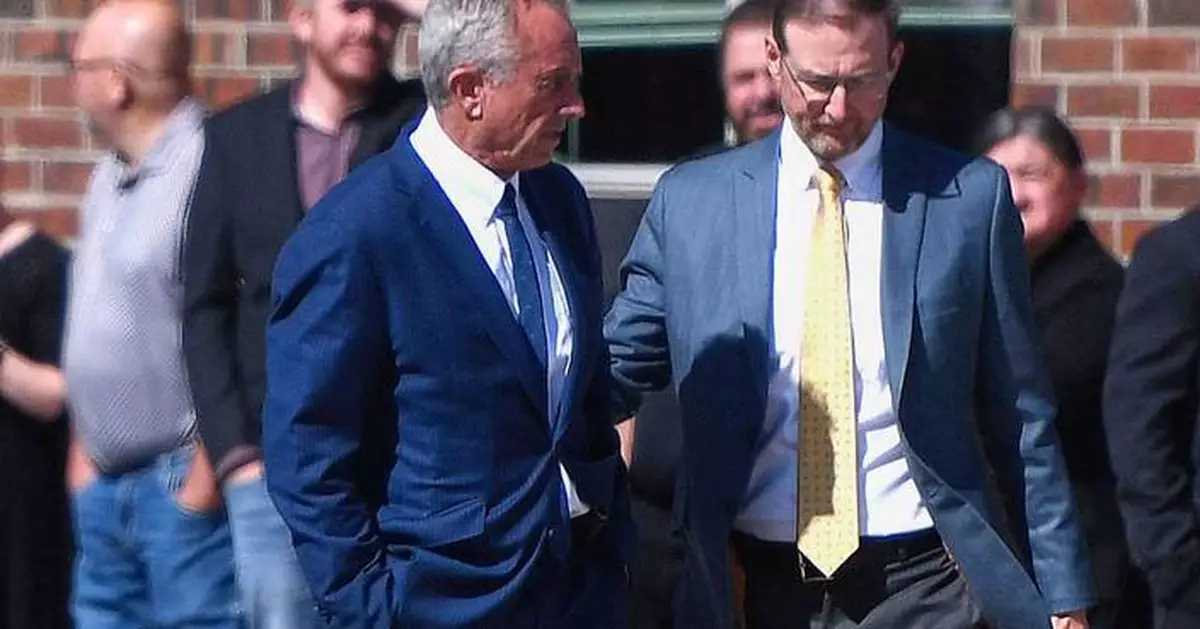 Video shows doctor with measles treating kids. RFK Jr later praised him as an ‘extraordinary’ healer