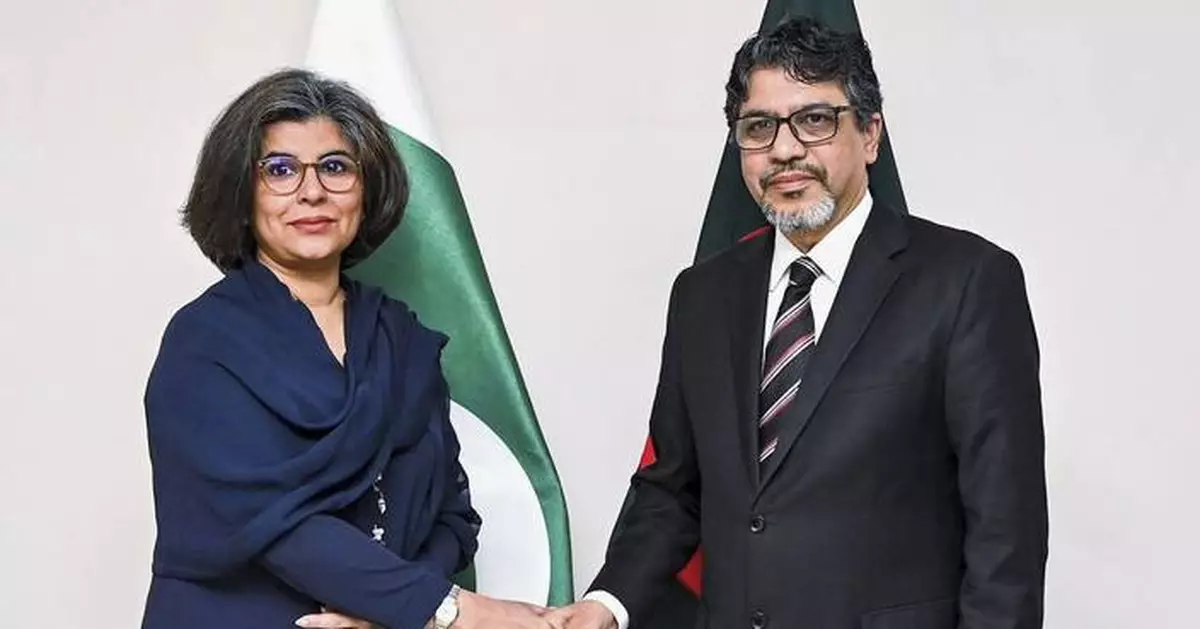Bangladesh and Pakistan resume talks after 15 years, seek to mend strained ties