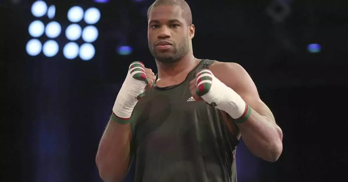 Ahead of rematch, Dubois camp says Usyk 'conned the referee' in first bout