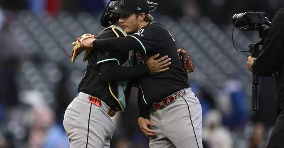 Naylor's third hit lifts Diamondbacks over Cubs 3-2 in 11 innings