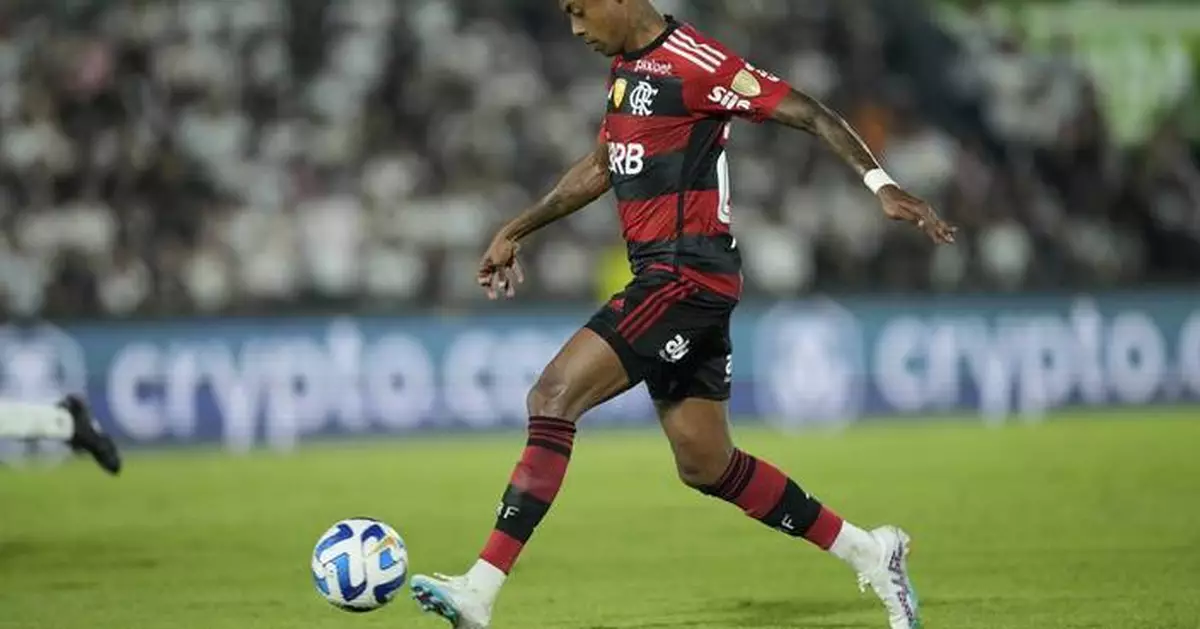 Brazilian club Flamengo backs Bruno Henrique after claim he deliberately sought yellow card