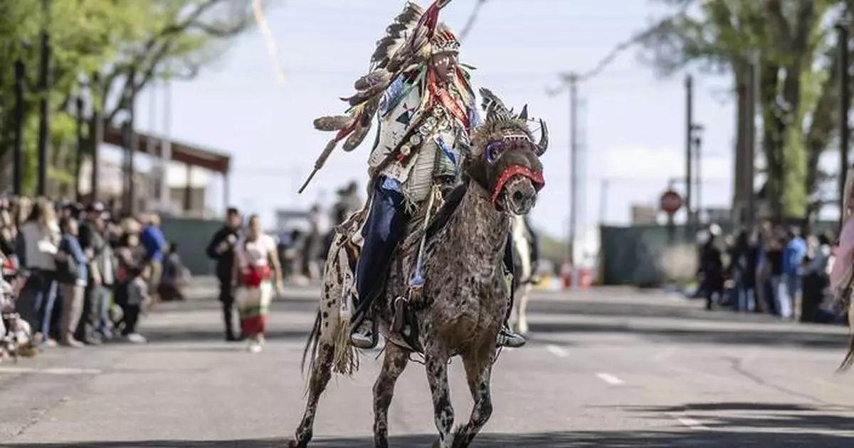 Thousands gather in New Mexico for the largest powwow in North America