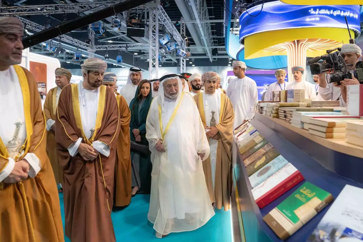 Sharjah Ruler visits Muscat International Book Fair and signs his latest work The Portuguese in the Sea of Oman Annals of History 1497 CE - 1757 CE (Photo: AETOSWire)