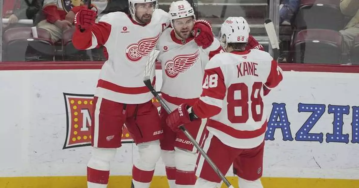 Marco Kasper scores in OT to lift Red Wings past the Lightning, 4-3