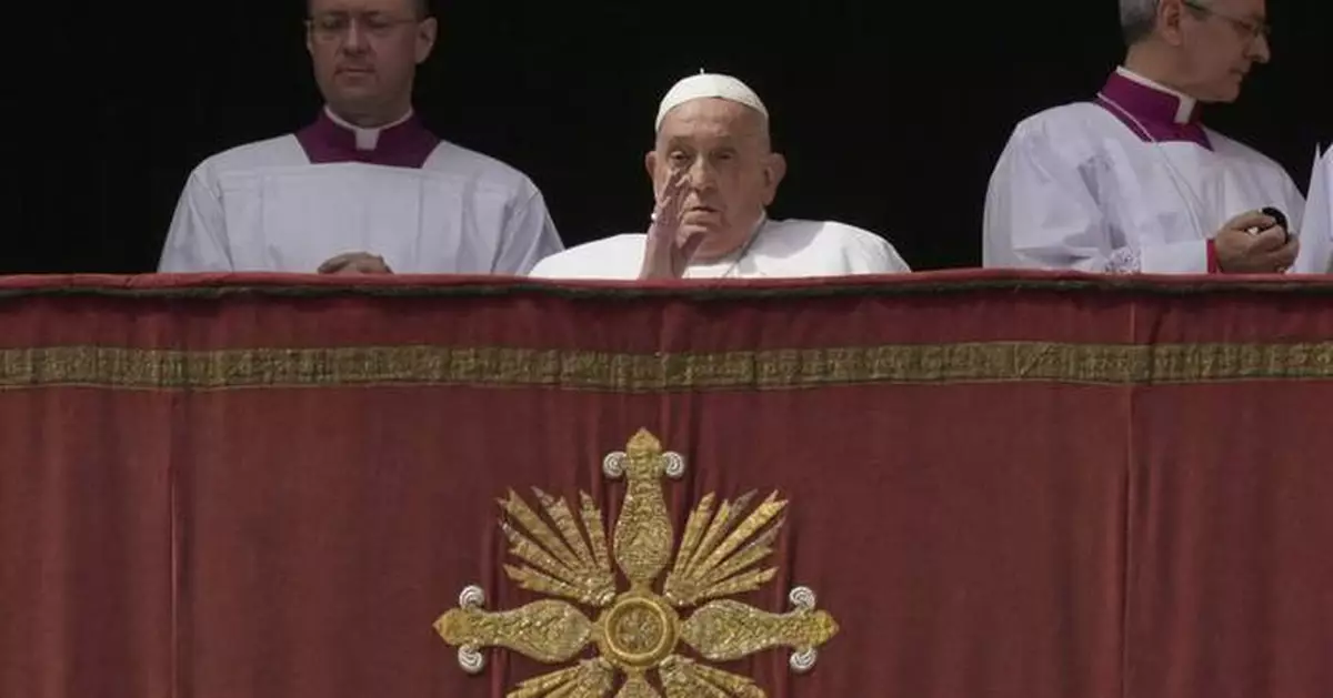 AP PHOTOS: Pope Francis on Easter Sunday