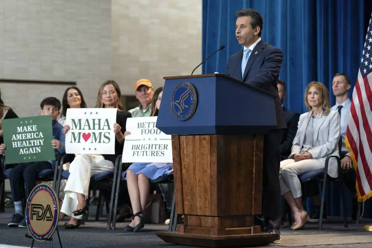 Food and Drug Administration (FDA) commissioner Marty Makary speaks during a news conference on the FDA's intent to phase out the use of petroleum-based synthetic dyes in the nation's food supply at the Hubert Humphrey Building Auditorium in Washington, Tuesday, April 22, 2025. (AP Photo/Jose Luis Magana)