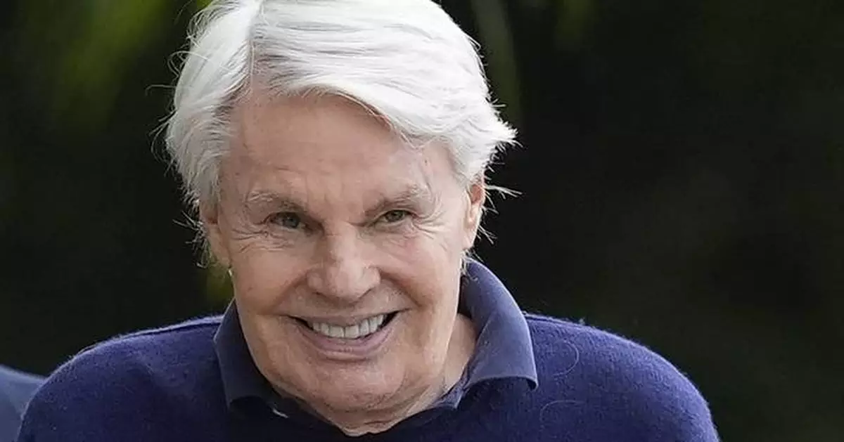 Ex-Abercrombie CEO has dementia and is unfit for sex trafficking trial, prosecutors and defense say